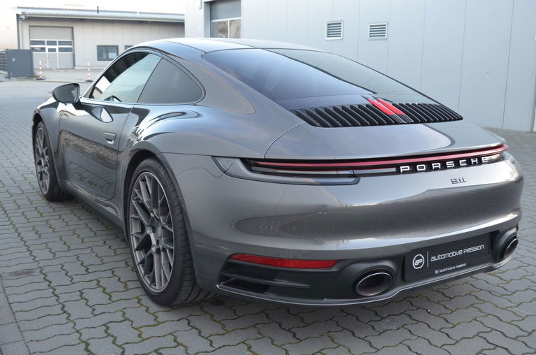 Porsche 992 Carrera
