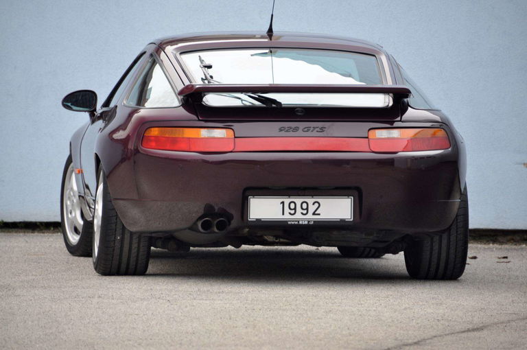 Porsche 928 GTS