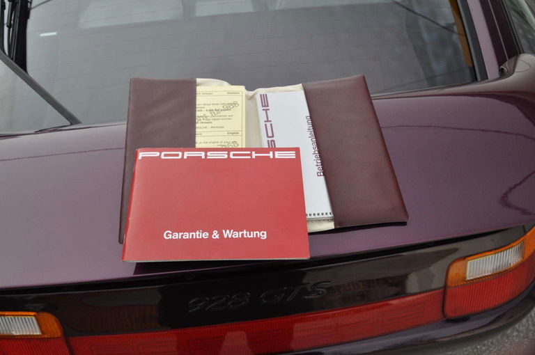 Porsche 928 GTS