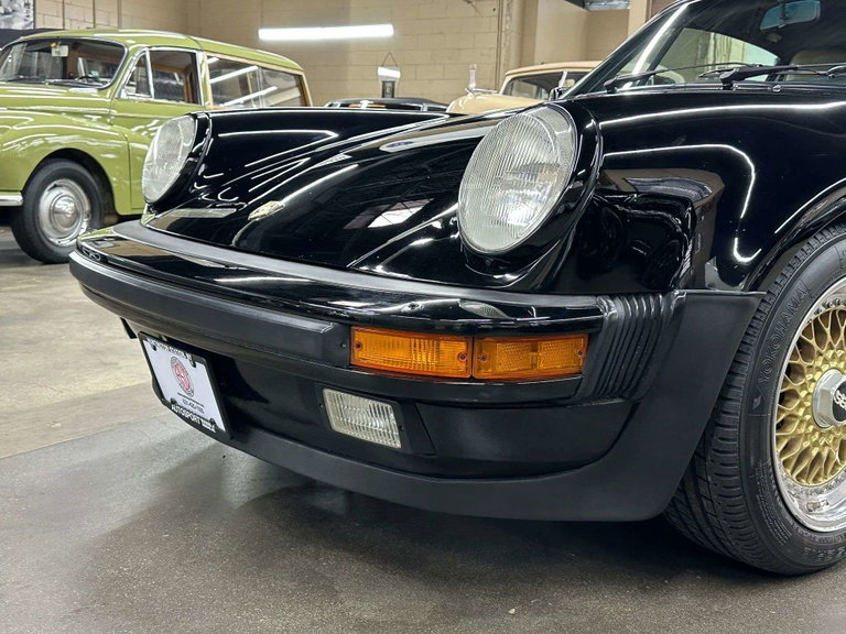 Porsche 911 Turbo 3.3 (US)