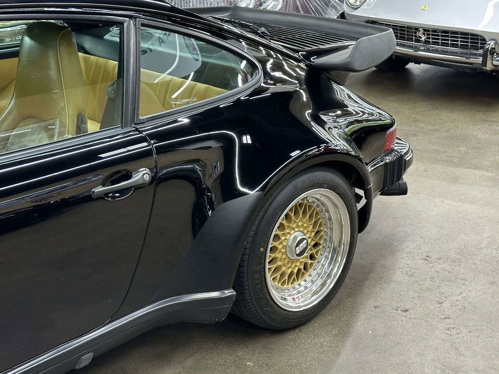 Porsche 911 Turbo 3.3 (US)