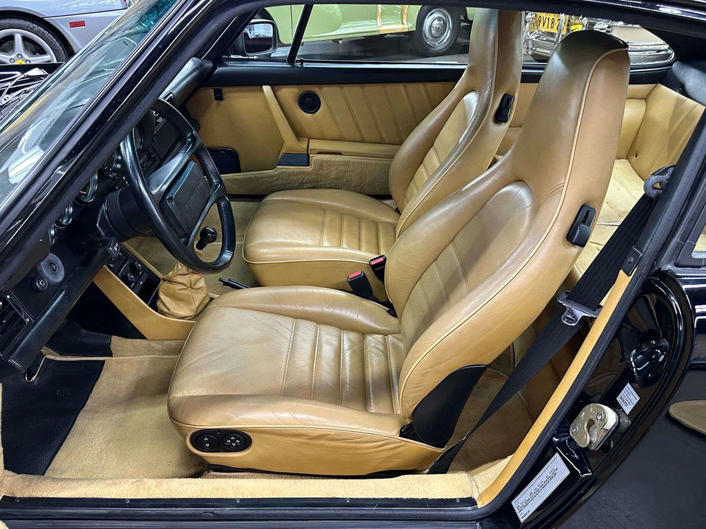 Porsche 911 Turbo 3.3 (US)
