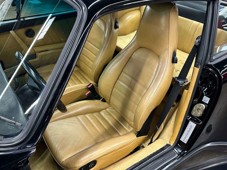 Porsche 911 Turbo 3.3 (US)