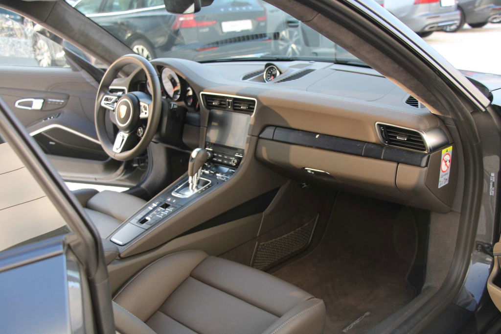 Porsche 991.2 Carrera 4 GTS