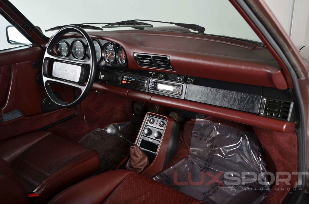 Porsche 911 Carrera 3.2 (US)