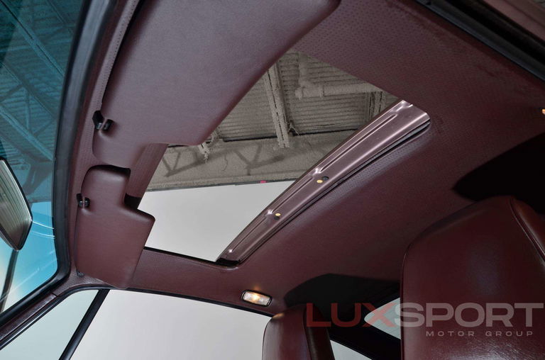 Porsche 911 Carrera 3.2 (US)