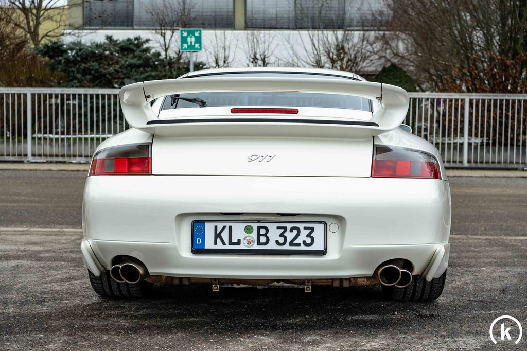 Porsche 996 Carrera 4