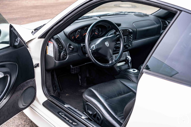 Porsche 996 Carrera 4