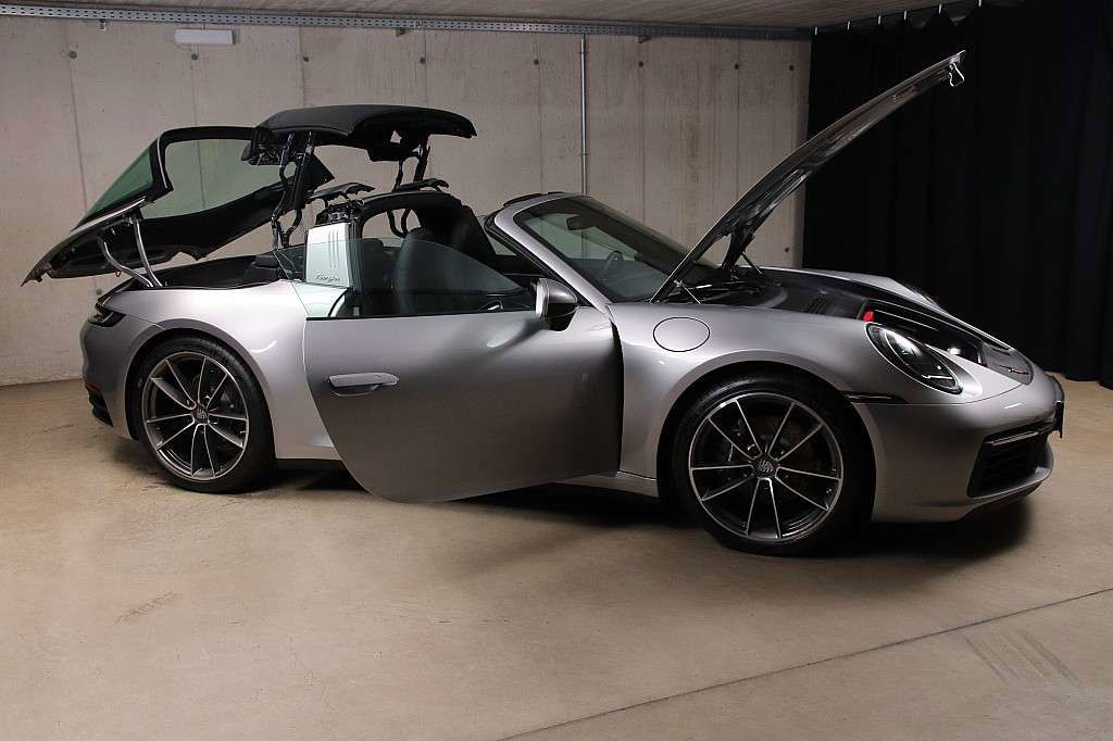 Porsche 992 Targa 4