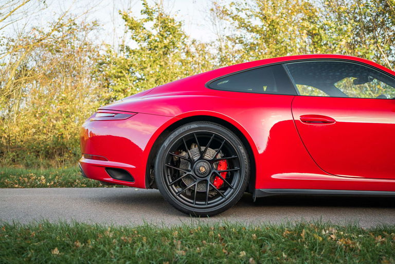Porsche 991.2 Carrera GTS