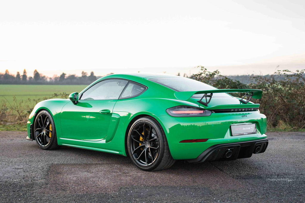 Porsche 718 Cayman GT4