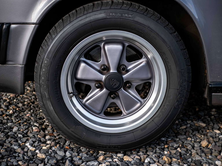 Porsche 911 Carrera 3.2 (US)