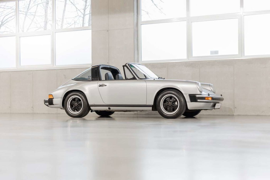 PORSCHE 911 Carrera 2.7 TARGA SONDERMODELL