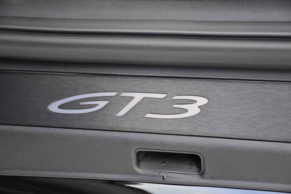 Porsche 992 GT3 Touring