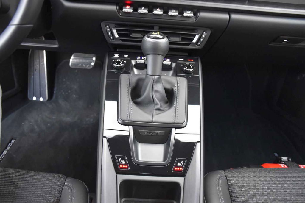 Porsche 992 GT3 Touring