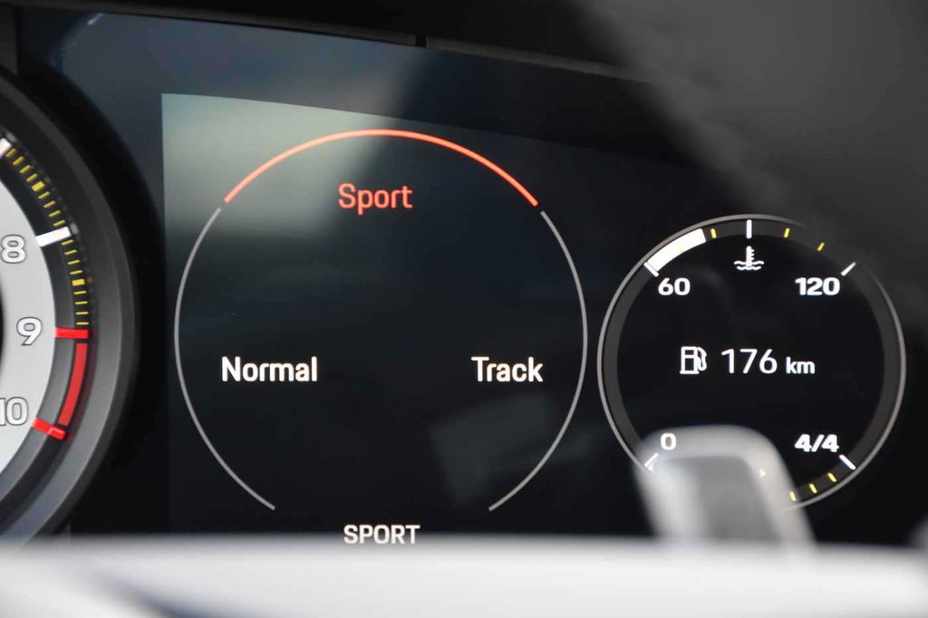 Porsche 992 GT3 Touring