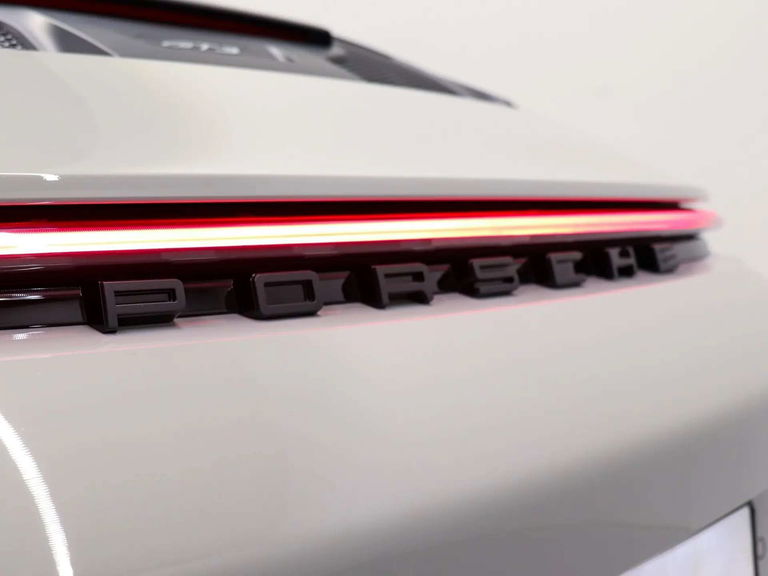 Porsche 992 GT3 Touring