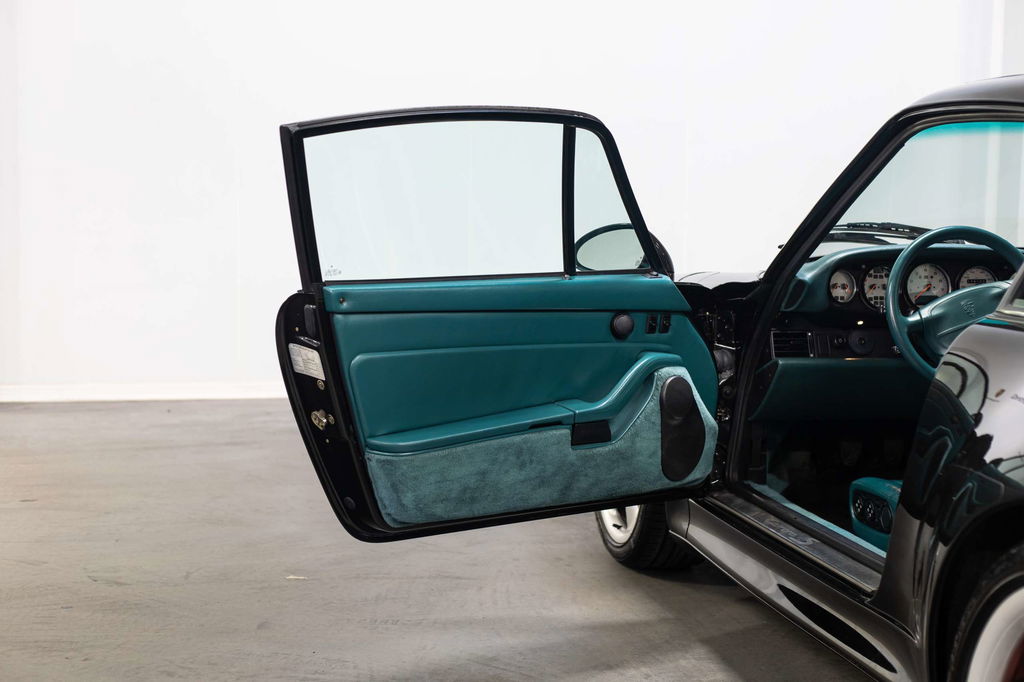 Porsche 993 Carrera 4S