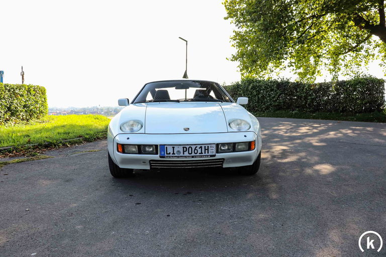 Porsche 928