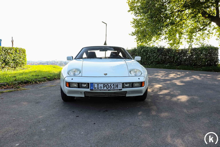Porsche 928