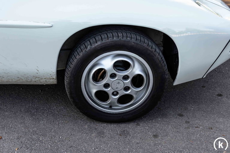 Porsche 928