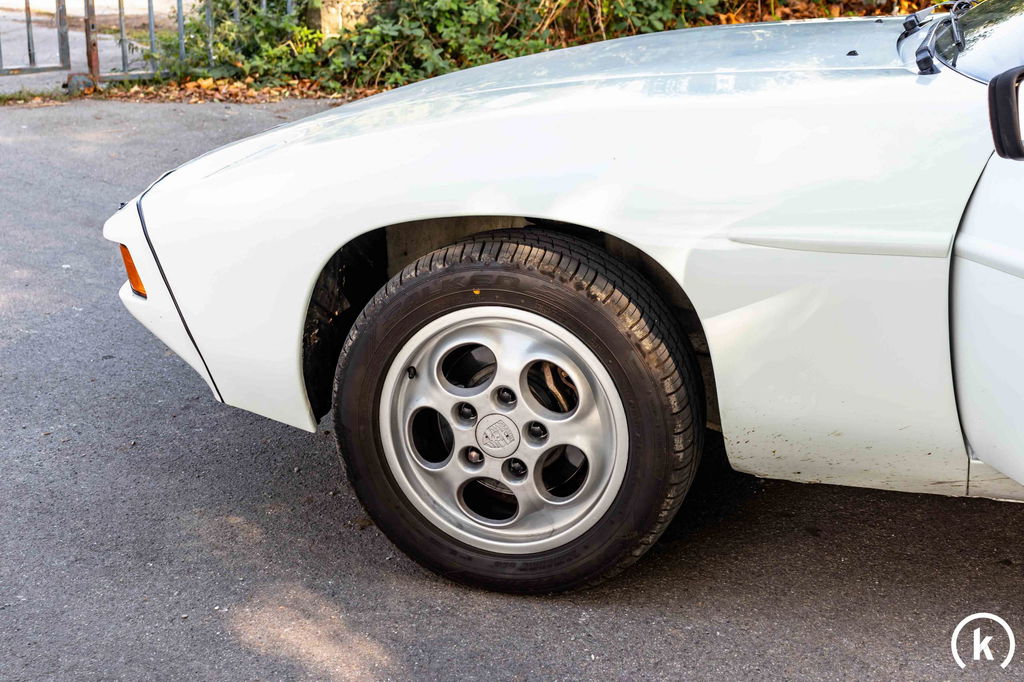 Porsche 928