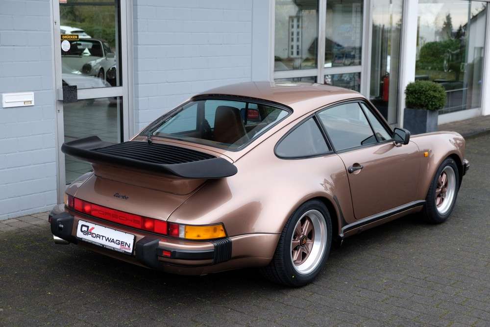 Porsche 911 Turbo 3.3