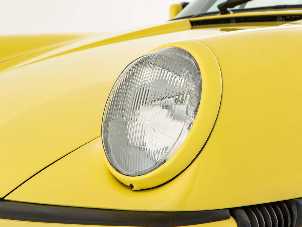 Porsche 911 Carrera 3.2 (US)