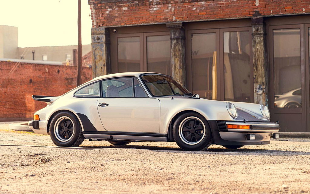 Porsche 911 Turbo 3.0 (US)