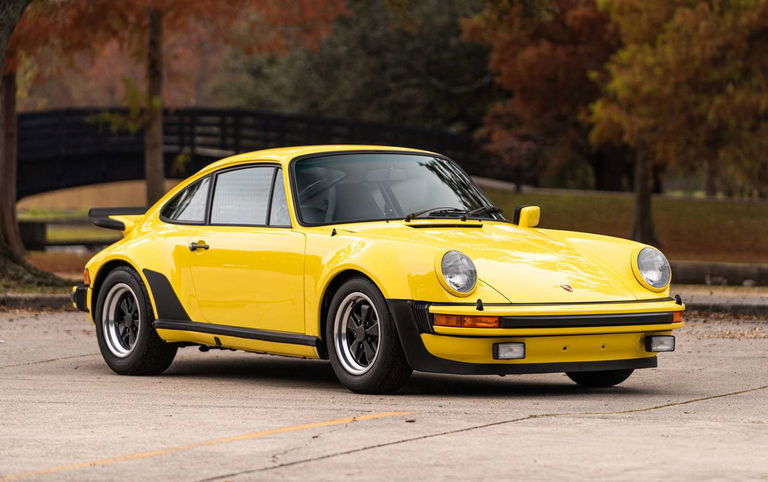Porsche 911 Turbo 3.0 (US)