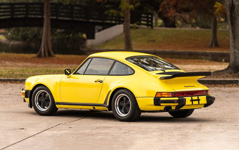 Porsche 911 Turbo 3.0 (US)