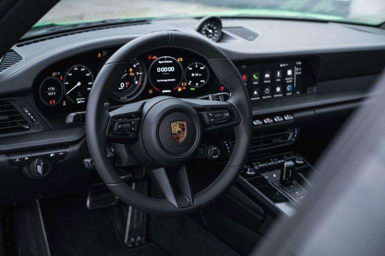 Porsche 992 Carrera GTS