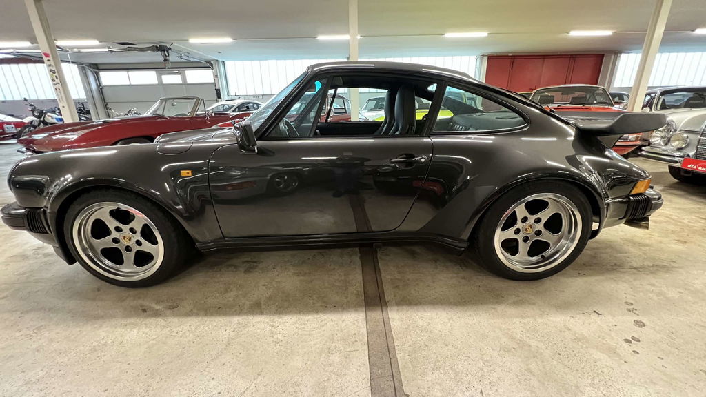 Porsche 911 Turbo 3.3