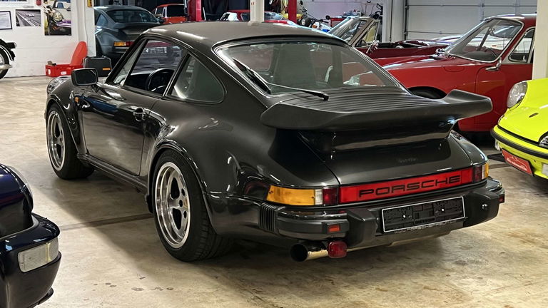 Porsche 911 Turbo 3.3