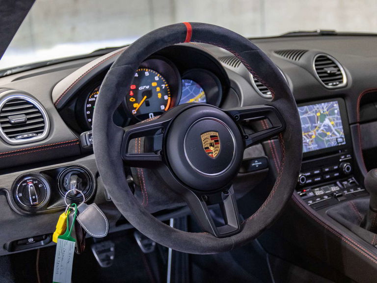 Porsche 718 Cayman GT4 Sports Cup Edition