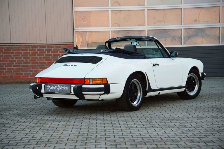 Porsche 911 Carrera 3.2 (US)