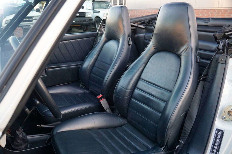 Porsche 911 Carrera 3.2 (US)