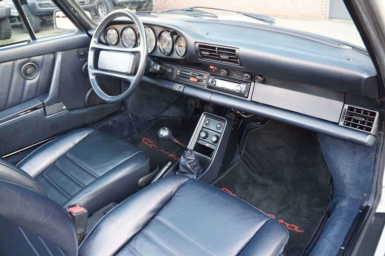 Porsche 911 Carrera 3.2 (US)