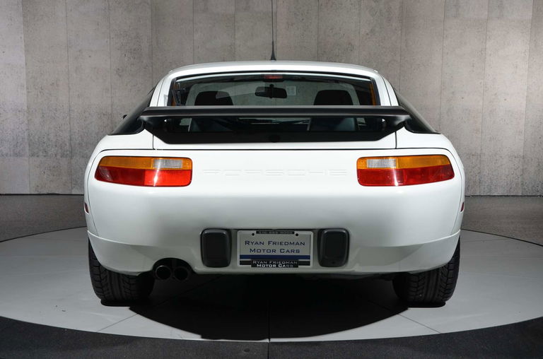 Porsche 928 GT