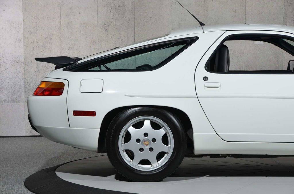 Porsche 928 GT