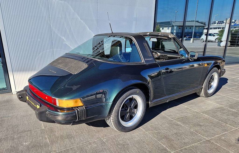 Porsche 911 Carrera 3.2