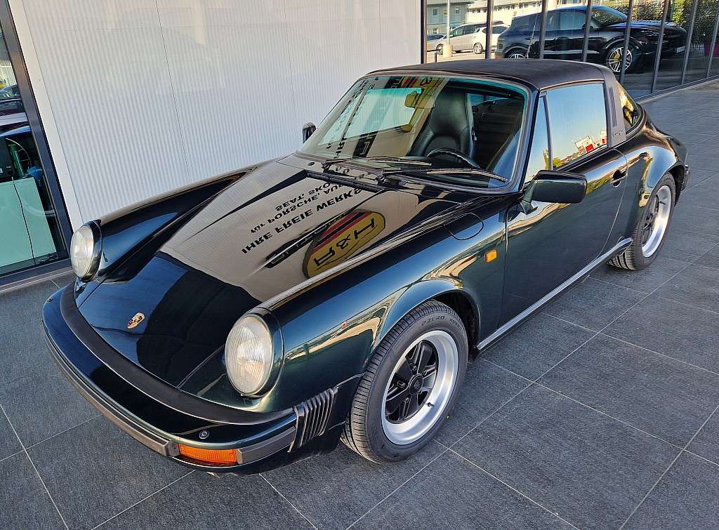 Porsche 911 Carrera 3.2