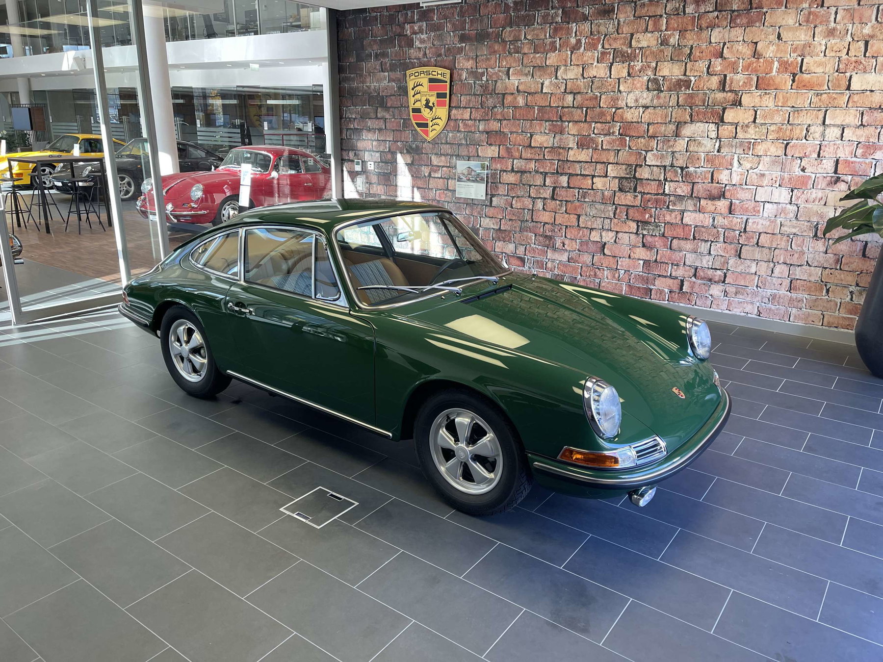 Porsche 911 S (F-Modell) 1967 - elferspot.com - Marketplace for