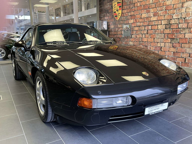 Porsche 928 GTS