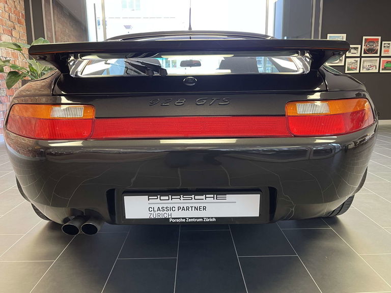 Porsche 928 GTS