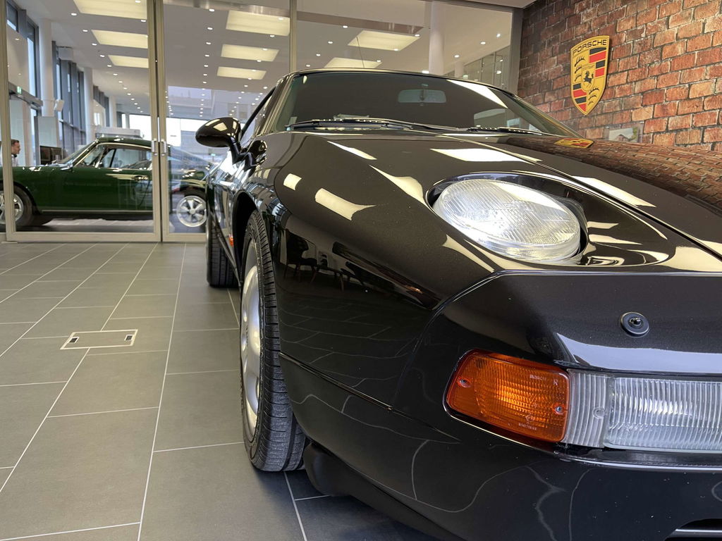 Porsche 928 GTS