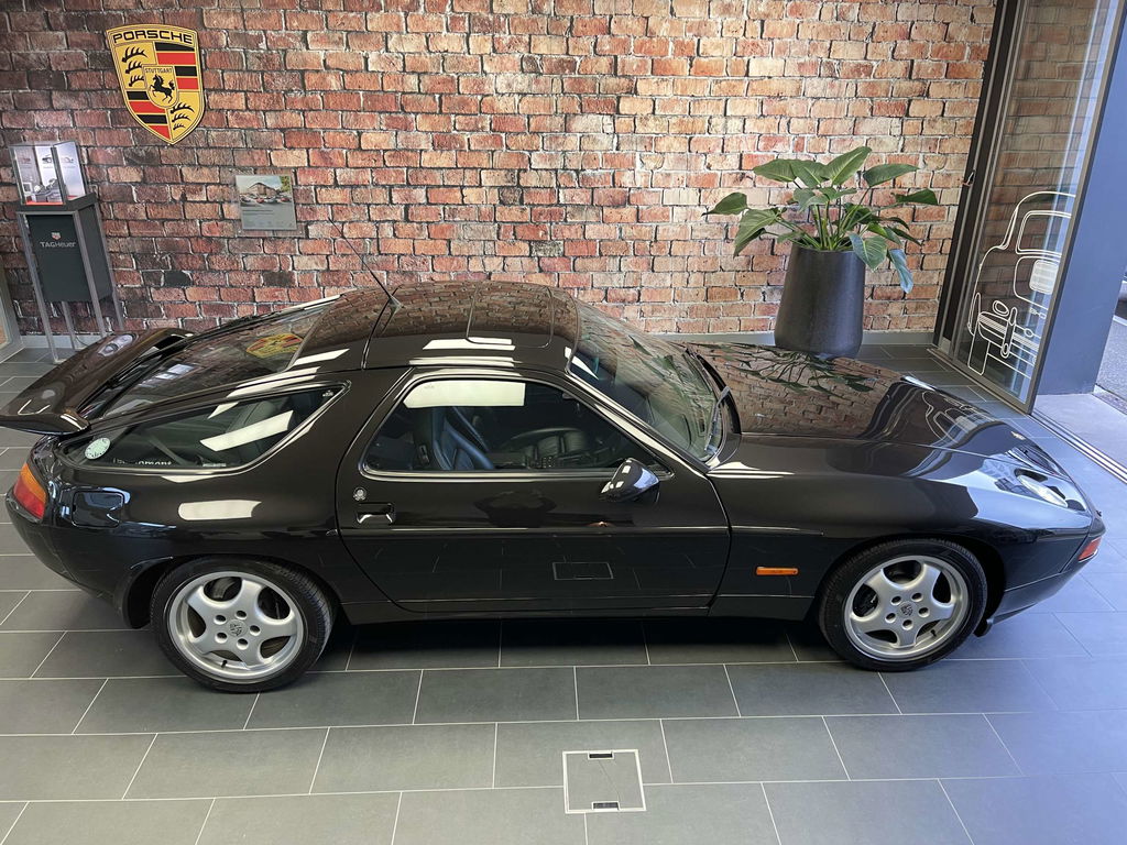 Porsche 928 GTS