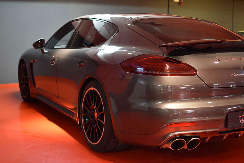 Porsche Panamera Turbo