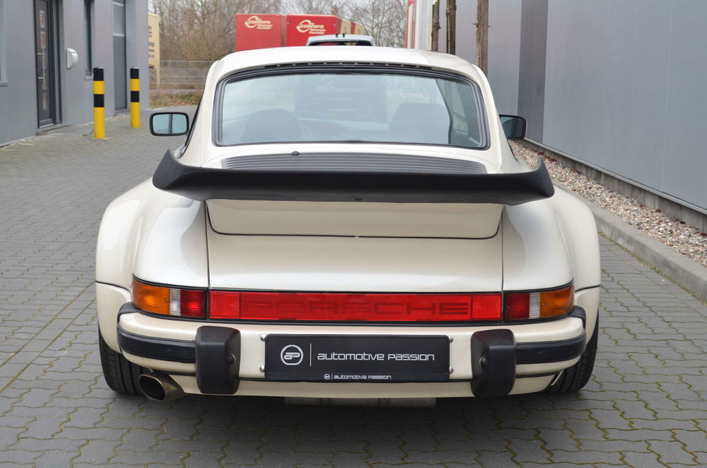 Porsche 911 Carrera 3.2 WTL