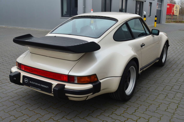Porsche 911 Carrera 3.2 WTL